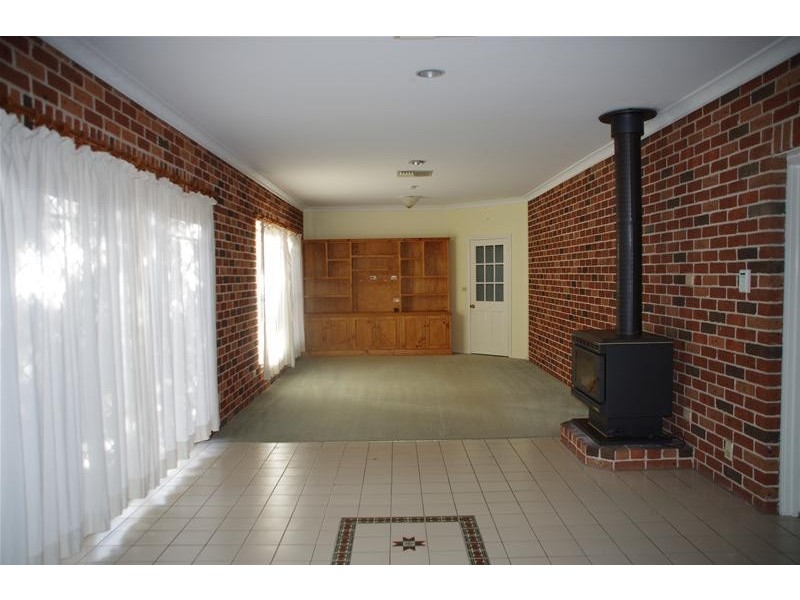 4 Eucalypt Close, Cowra NSW 2794