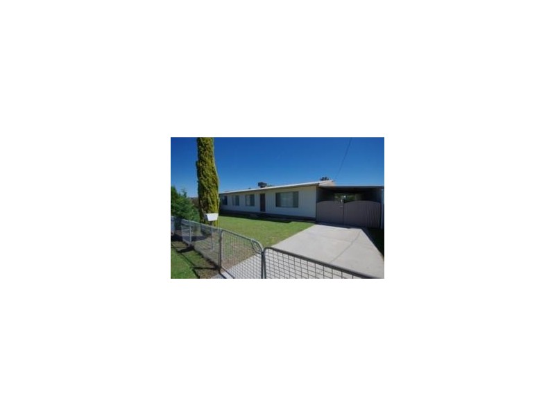 42 Victor Street, Cowra NSW 2794