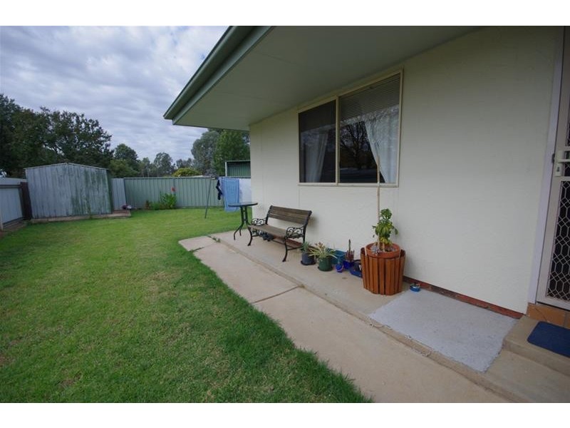 3/2 Day Street, Cowra NSW 2794