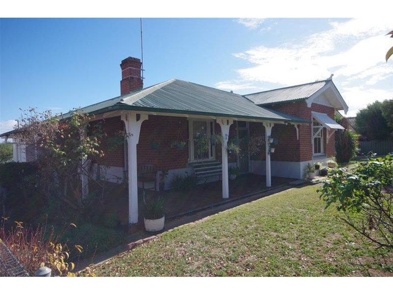 54 Lachlan Street, Cowra NSW 2794
