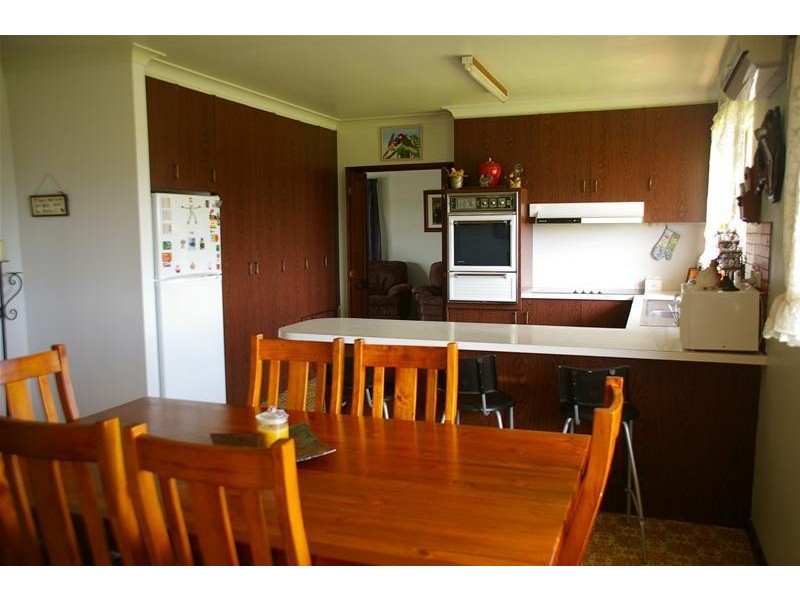 “Vineyard View”, Cowra NSW 2794