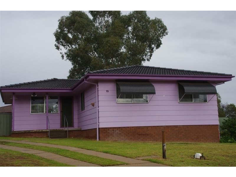 15 Jindalee Circuit, Cowra NSW 2794