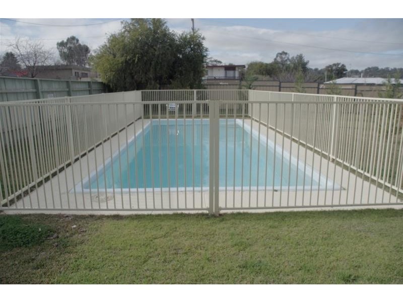 4 Duffey Avenue, Cowra NSW 2794