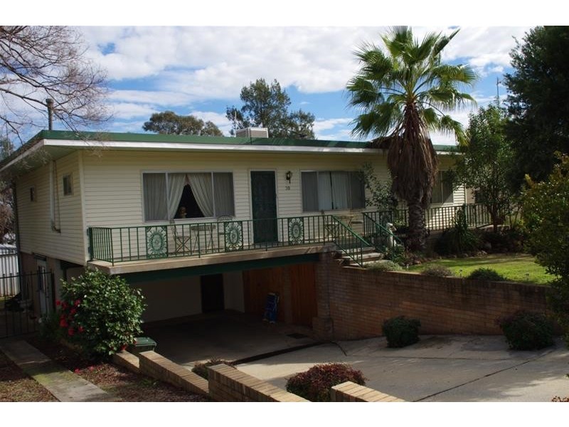 20 Berowra Street, Cowra NSW 2794