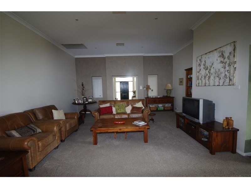 35 Dawson Drive, Cowra NSW 2794