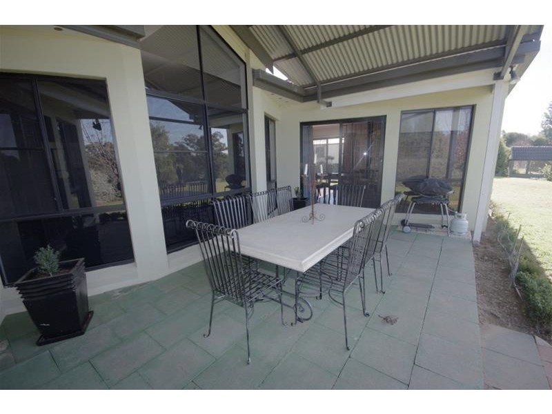 35 Dawson Drive, Cowra NSW 2794