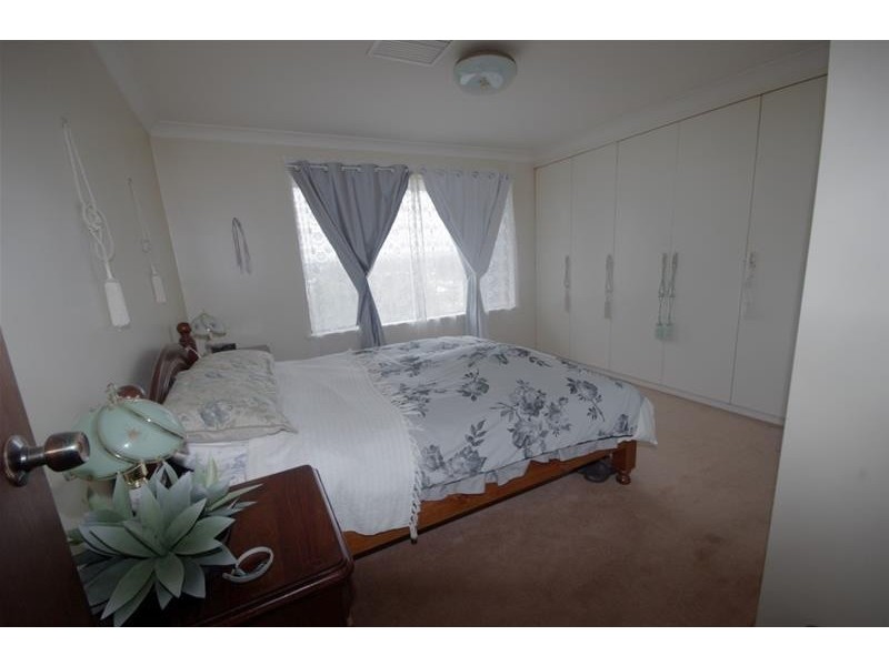 4 Lowan Place, Cowra NSW 2794