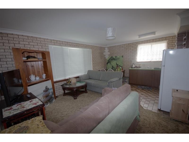 4 Lowan Place, Cowra NSW 2794