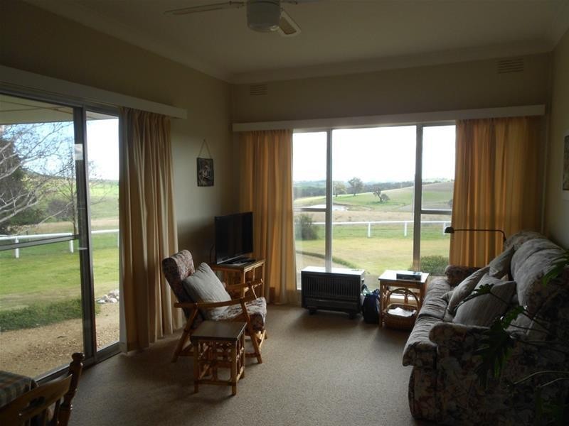 Reg Hailstone Way, Woodstock NSW 2793