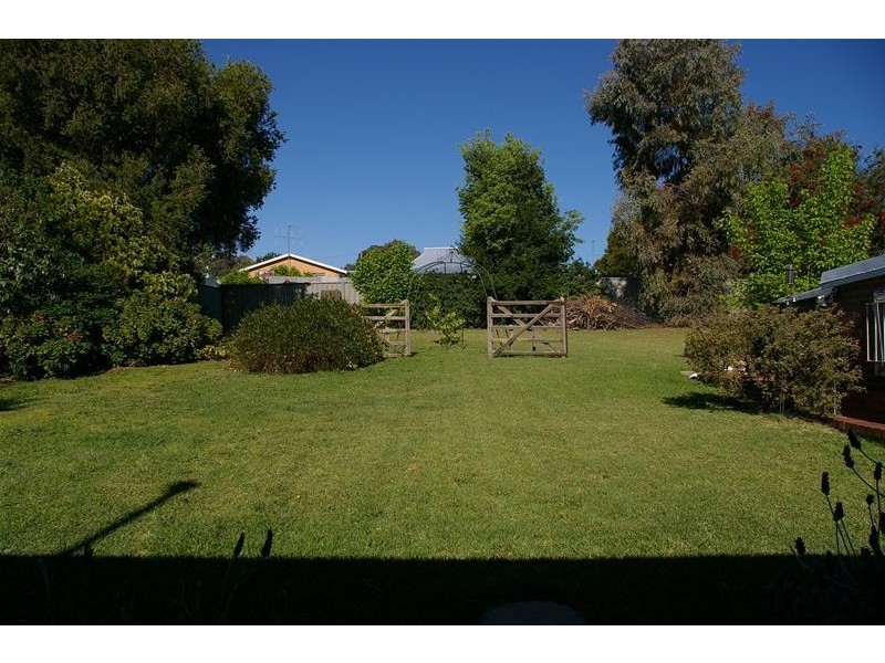 65 Lachlan Street, Cowra NSW 2794