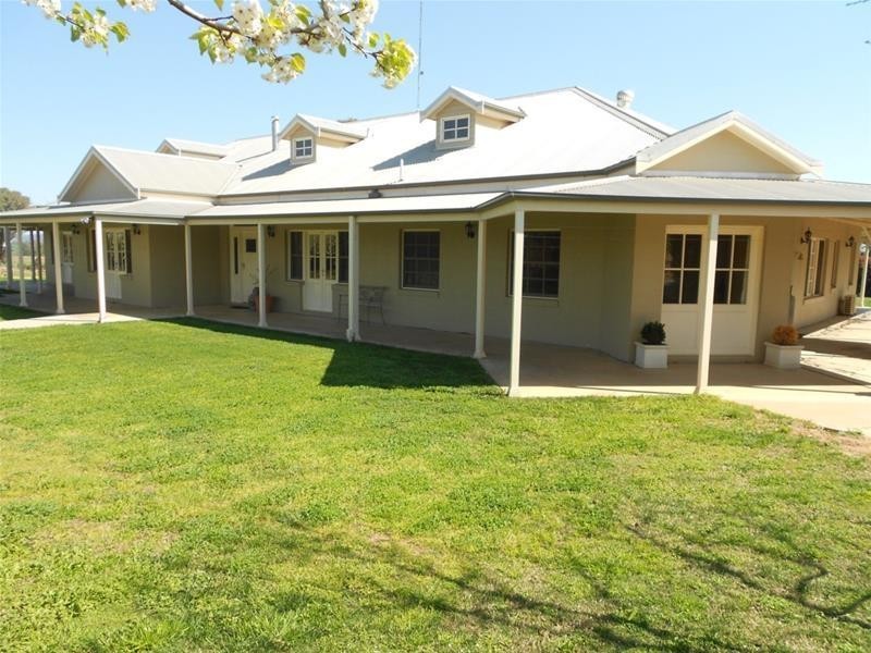 1166 Fish Fossil Drive, Canowindra NSW 2804