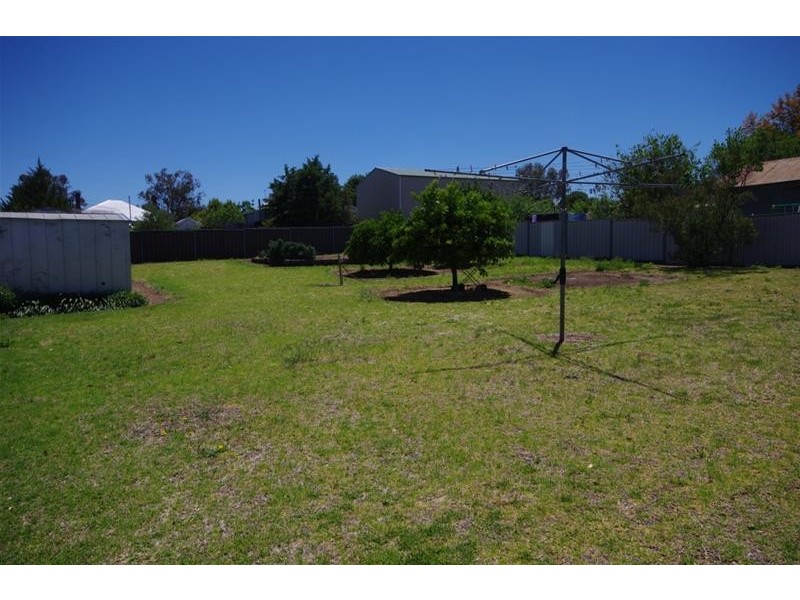 26 Courallie Street, Cowra NSW 2794