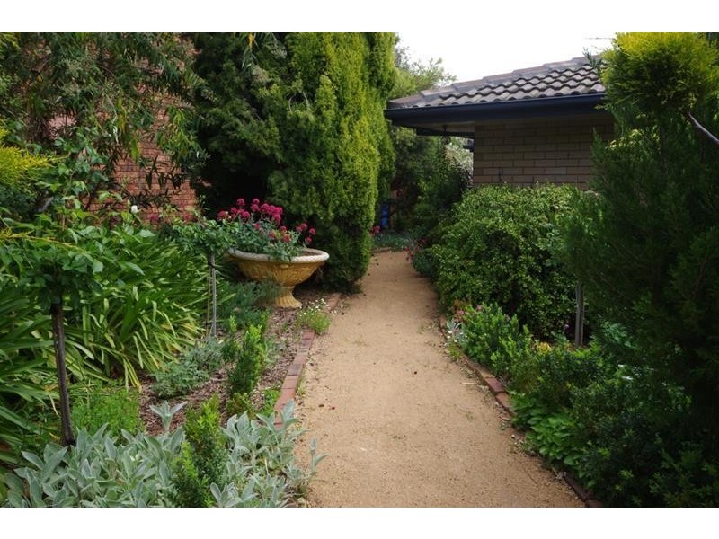 12 Yarrawonga Crescent, Cowra NSW 2794