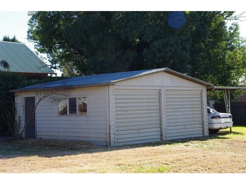 4 Shelley Street, Cowra NSW 2794