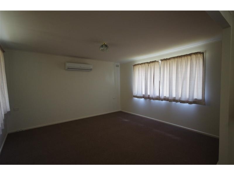 15 Jindalee Circuit, Cowra NSW 2794