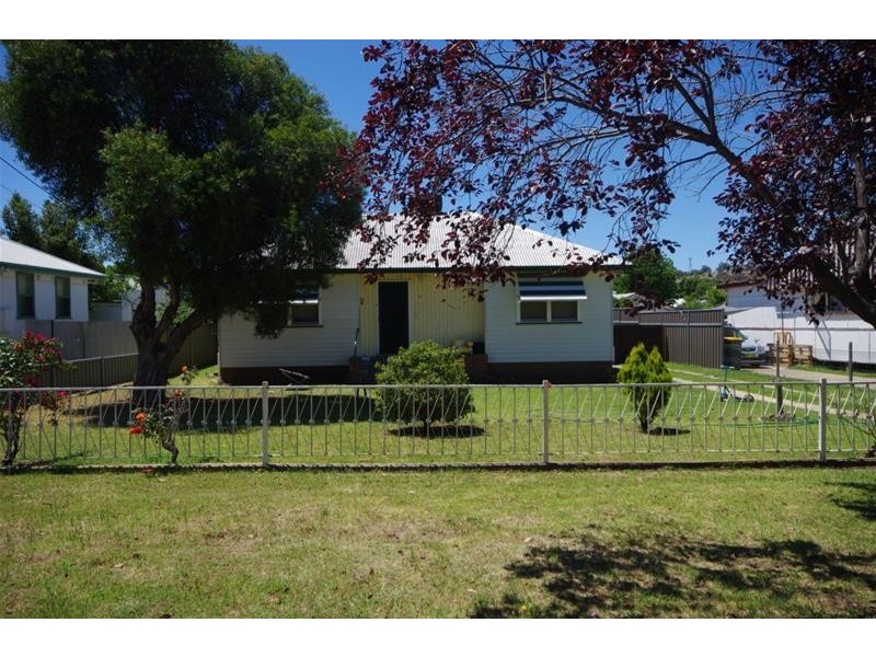 31 Victor Street, Cowra NSW 2794