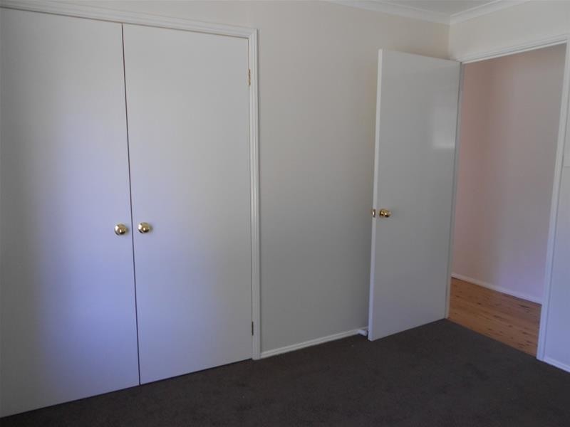 1 Parkes Street, Woodstock NSW 2793