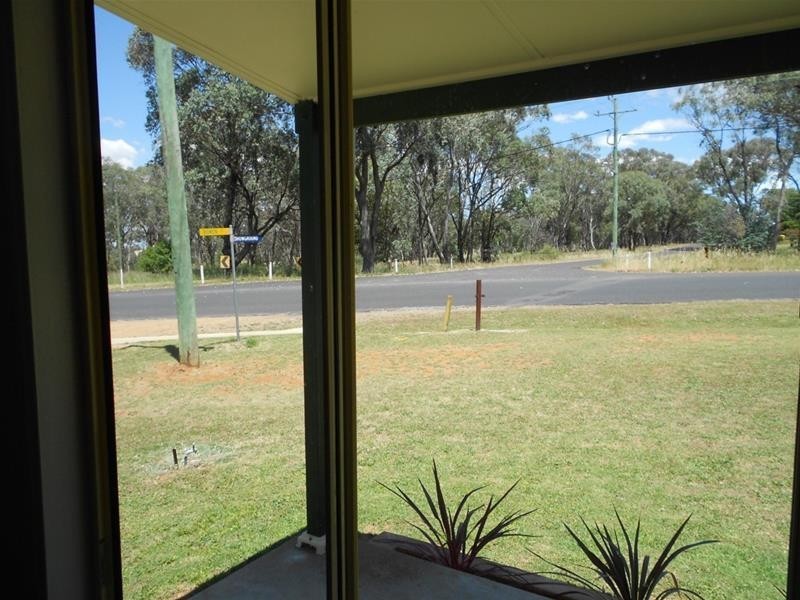 1 Parkes Street, Woodstock NSW 2793