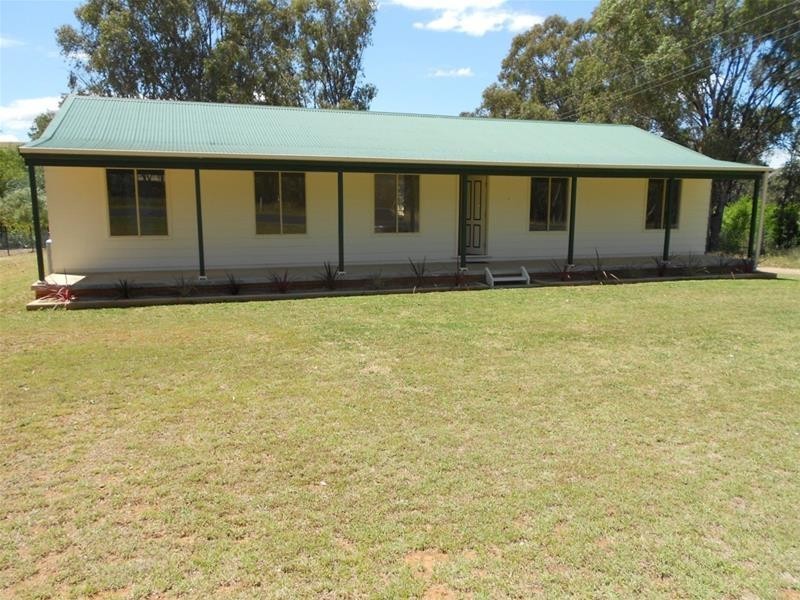 1 Parkes Street, Woodstock NSW 2793