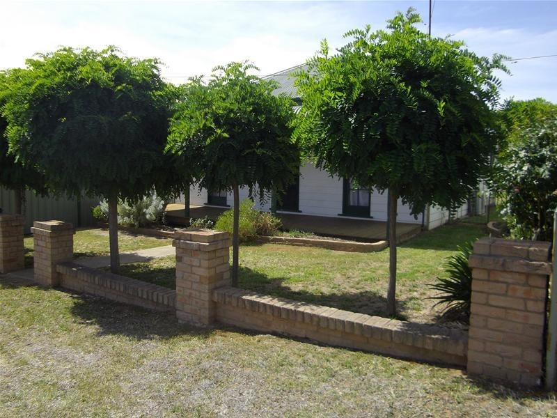 8 Coota Street, Cowra NSW 2794