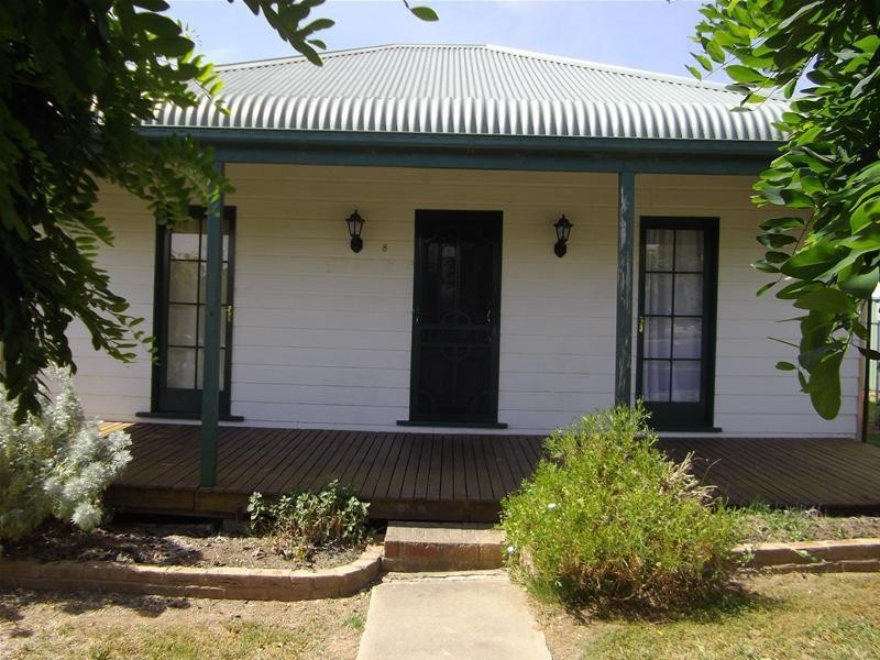 8 Coota Street, Cowra NSW 2794