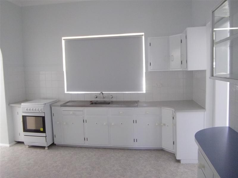 18 Argoon Street, Cowra NSW 2794