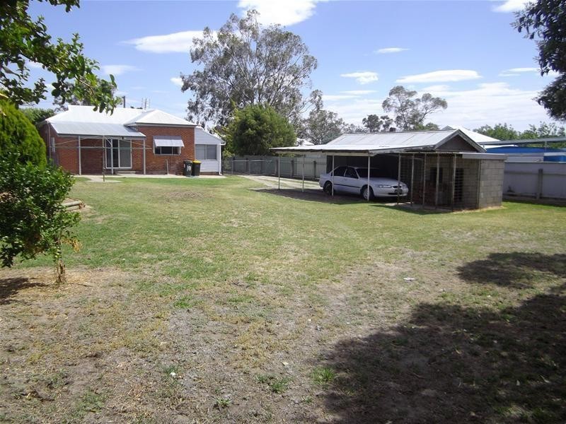 18 Argoon Street, Cowra NSW 2794