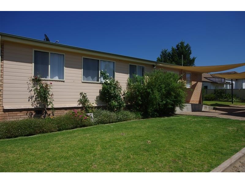 5 Fitzroy Avenue, Cowra NSW 2794