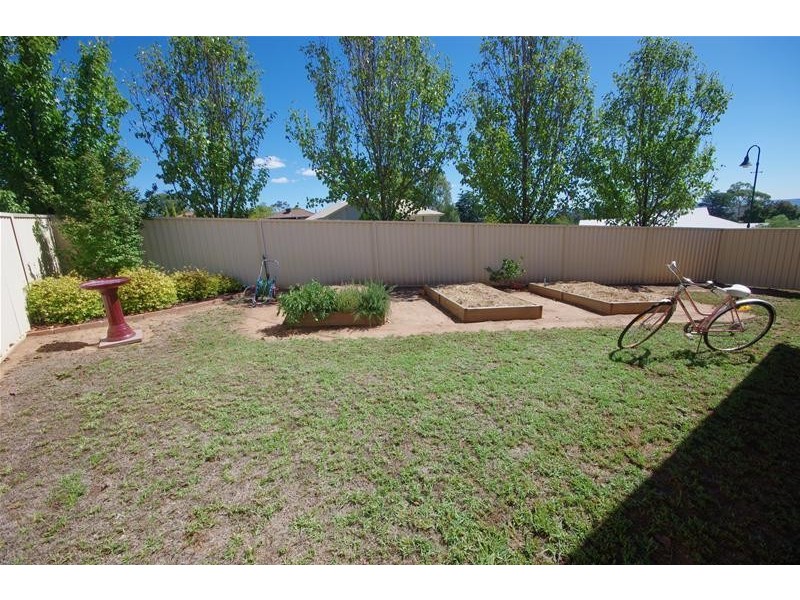1/43 London Drive, Cowra NSW 2794