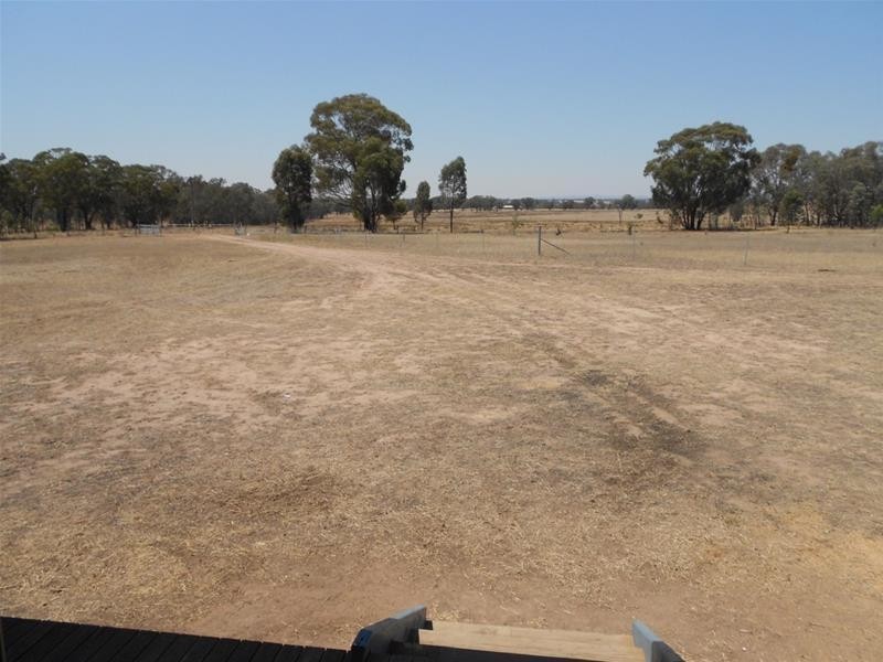 6 Foley Road, Cowra NSW 2794