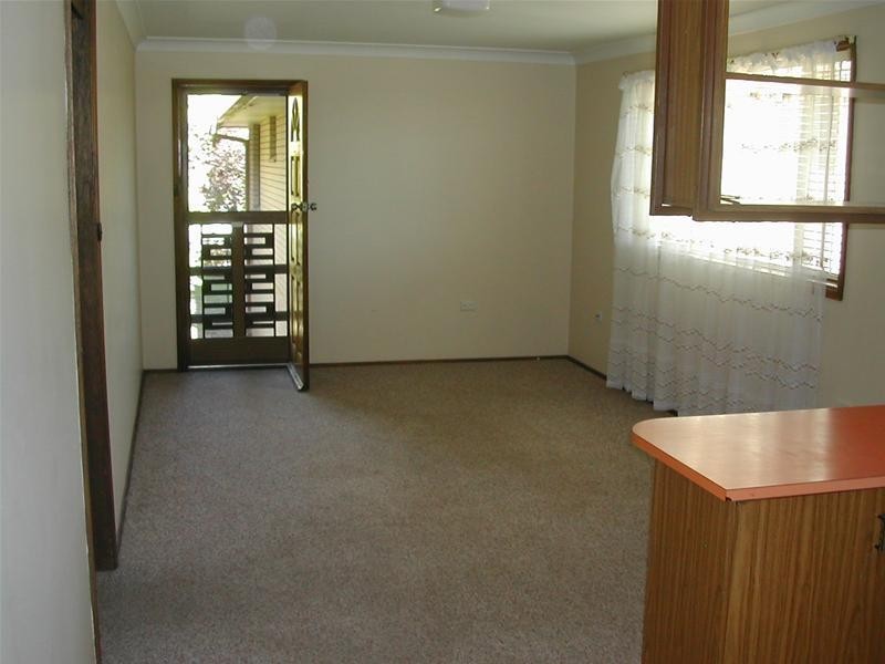 2B Wahroonga Street, Cowra NSW 2794