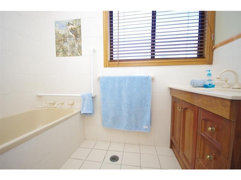 26 Lyall Street, Cowra NSW 2794