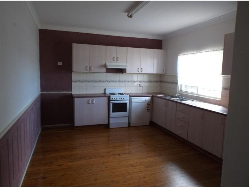 16 Whitby Street, Cowra NSW 2794