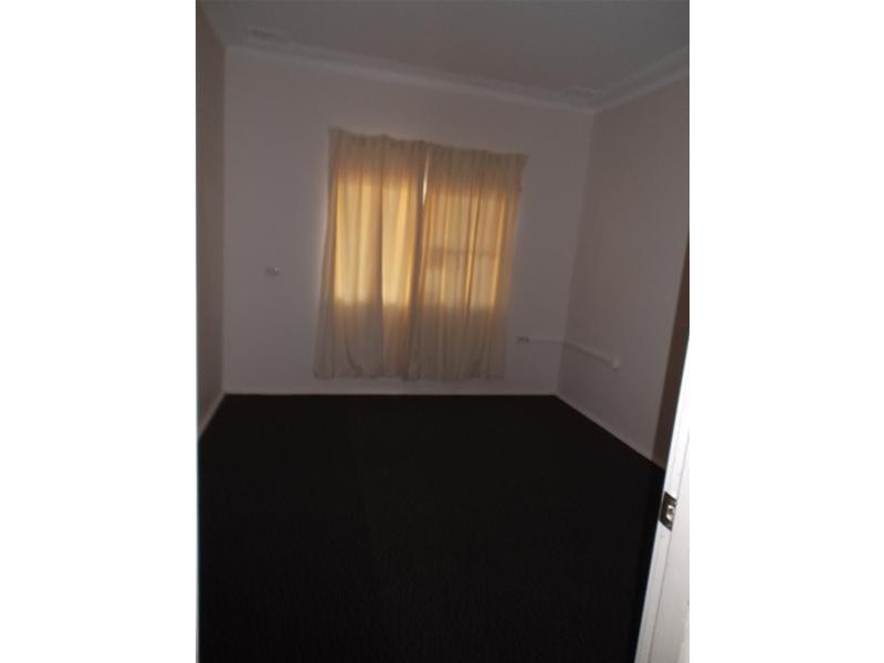 16 Whitby Street, Cowra NSW 2794