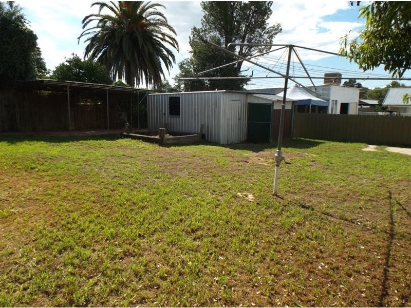 16 Whitby Street, Cowra NSW 2794