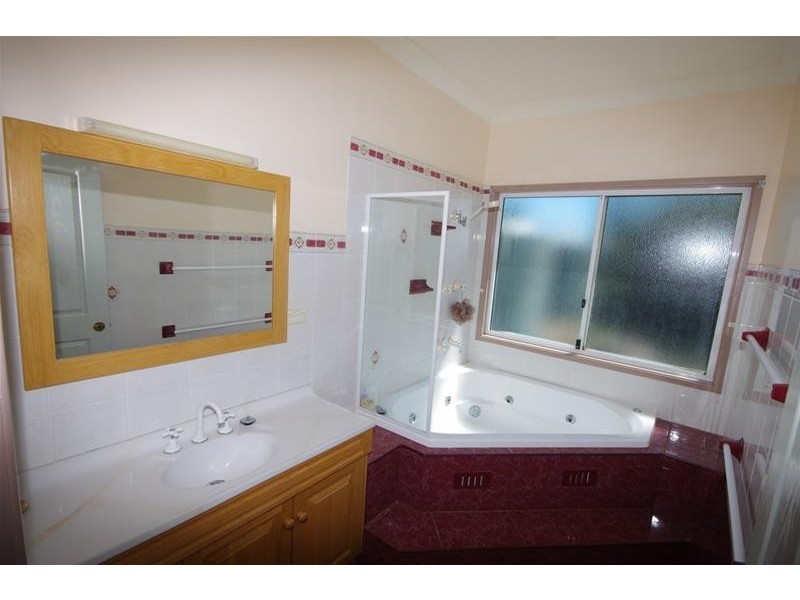 3 Binni Creek Road, Cowra NSW 2794