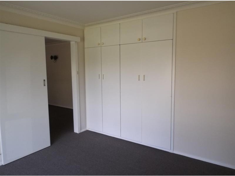 10 Newcombe Street, Cowra NSW 2794