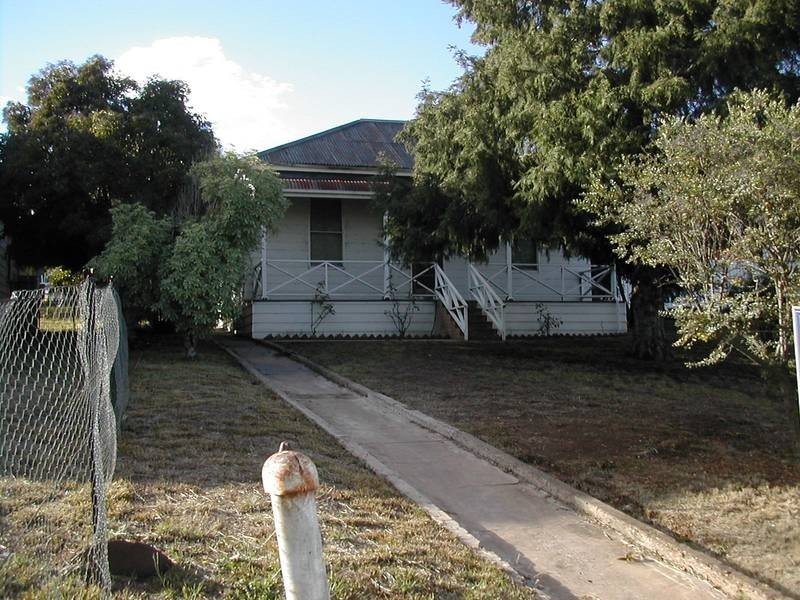 4 Lynch, Cowra NSW 2794