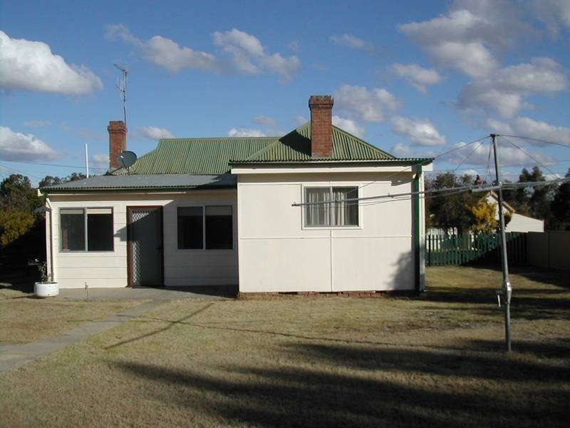 30 Parkes Street, Cowra NSW 2794