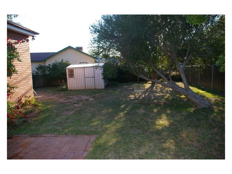 16 Myall Street, Cowra NSW 2794