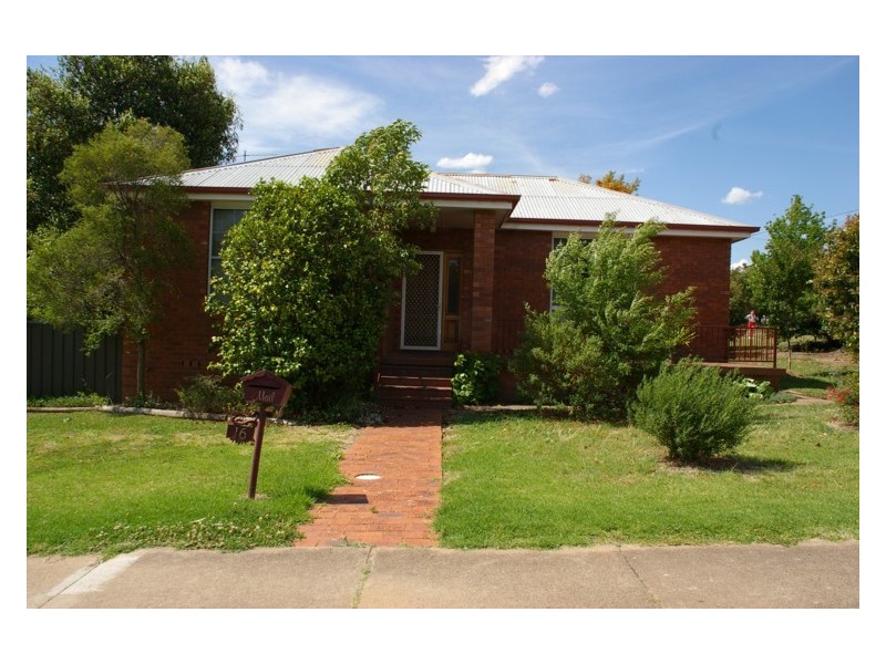 16 Myall Street, Cowra NSW 2794