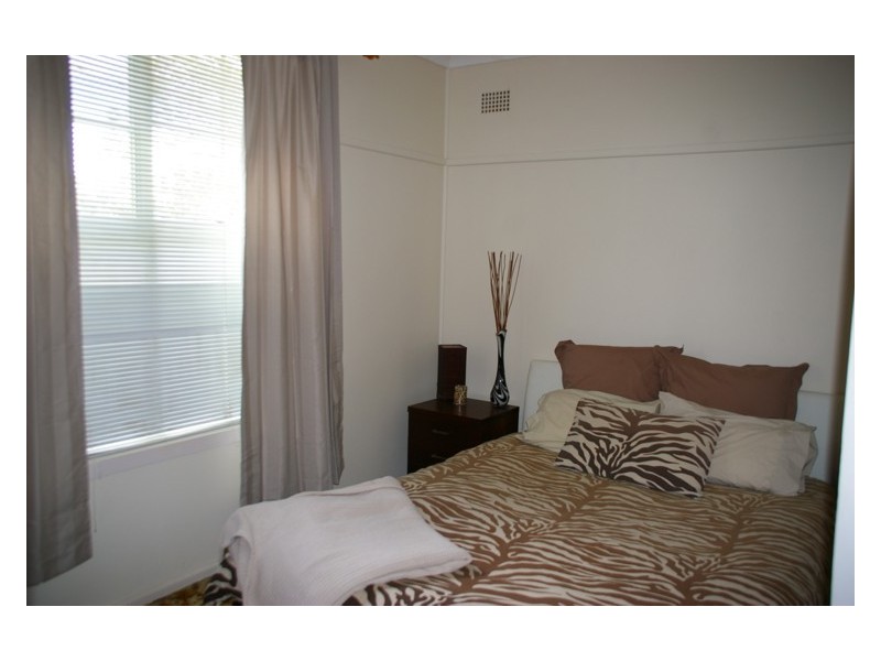 16 Myall Street, Cowra NSW 2794