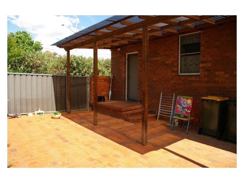 16 Myall Street, Cowra NSW 2794