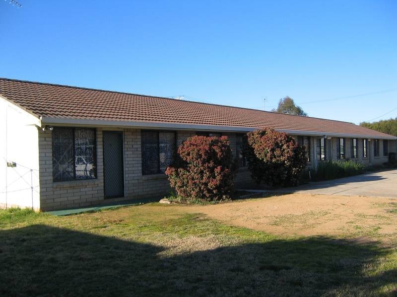 B/4 Cooyall Street, Cowra NSW 2794