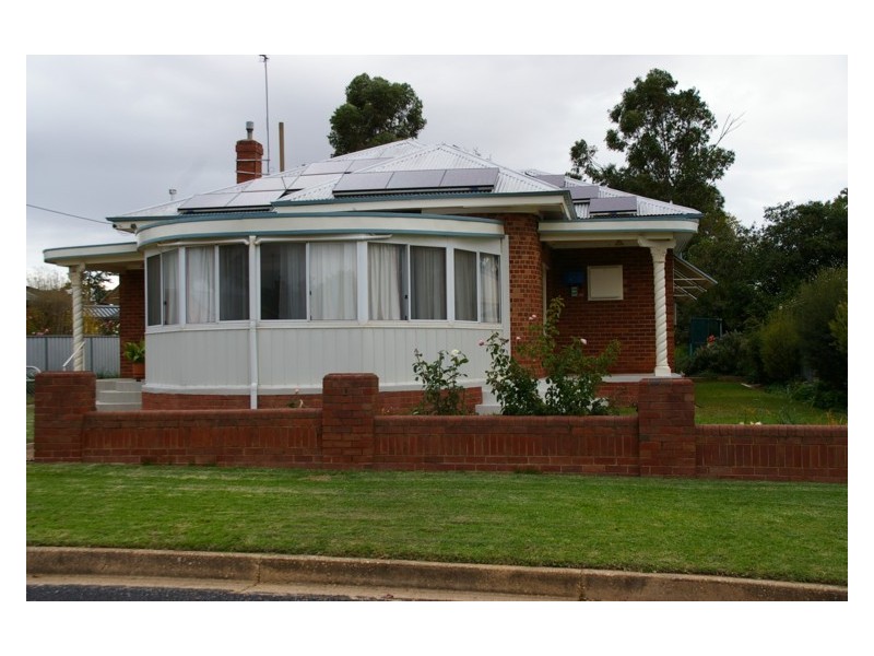 11 Argoon Street, Cowra NSW 2794