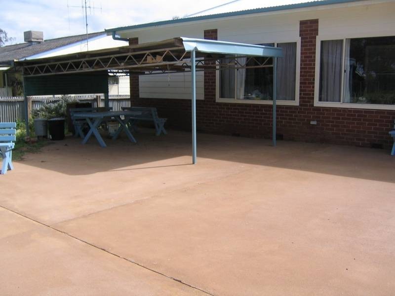 11 Argoon Street, Cowra NSW 2794