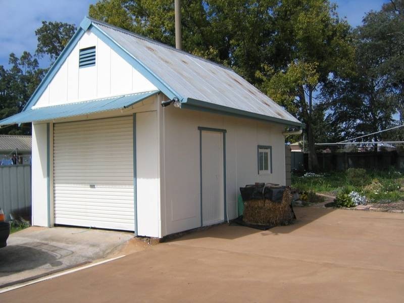 11 Argoon Street, Cowra NSW 2794