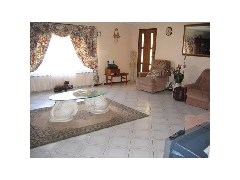 5 West Street, Wattamondara NSW 2794