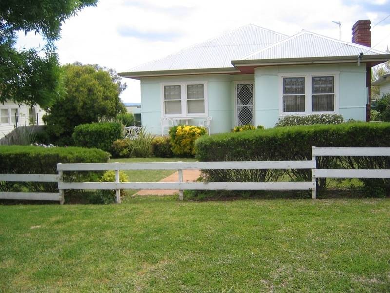20 Wellington Street, Cowra NSW 2794