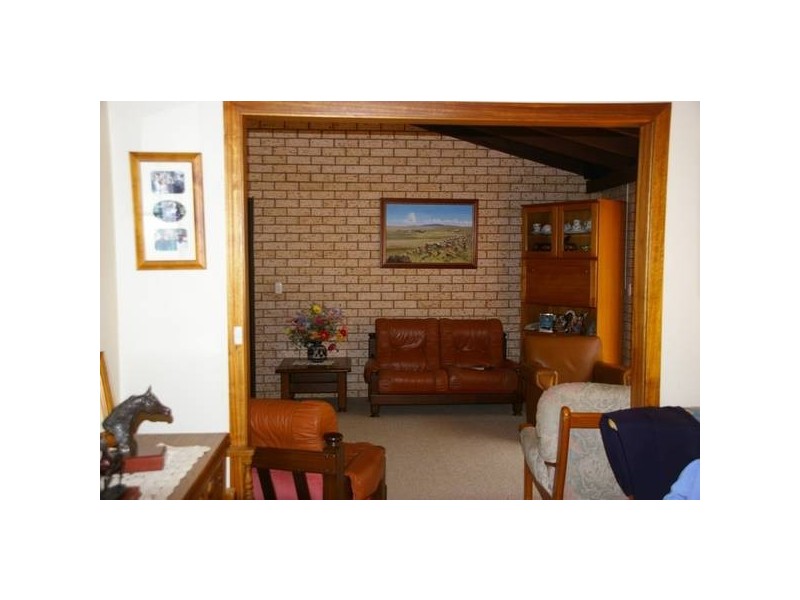 Goodacre Drive, Woodstock NSW 2793